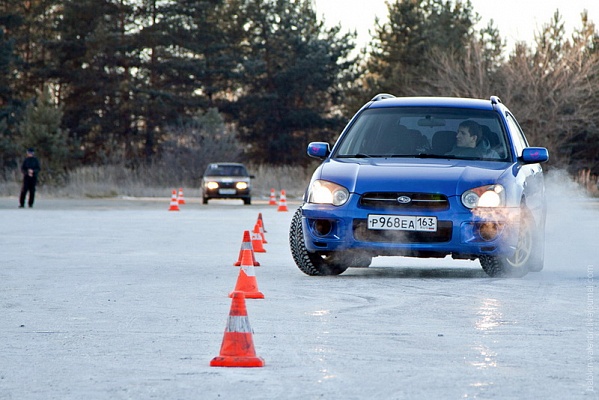 Контраварийное вождение в Омске. Ultra Подарки. Купить уроки контраварийного вождения в Омске. Научитесь водить машину в любых условиях! Сервис UltraPodarki.ru 8 800 505 95 30. Контраварийное вождение Омск, контраварийное вождение, экстремальное вождение Омск, экстремальное вождение, обучение вождению Омск, обучение вождению, вождение Омск, вождение,  курс вождения Омск, курс вождения, курсы экстремальное вождения Омск, курсы экстремального вождения, обучение в автошколе Омск, обучение в автошколе