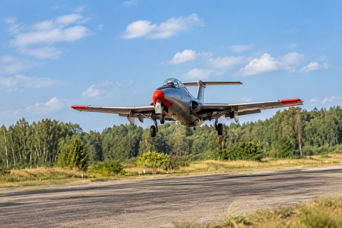 взлёт на истребителе L-29
