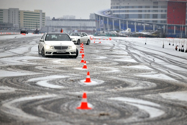Контраварийное вождение в Омске. Ultra Подарки. Купить уроки контраварийного вождения в Омске. Научитесь водить машину в любых условиях! Сервис UltraPodarki.ru 8 800 505 95 30. Контраварийное вождение Омск, контраварийное вождение, экстремальное вождение Омск, экстремальное вождение, обучение вождению Омск, обучение вождению, вождение Омск, вождение,  курс вождения Омск, курс вождения, курсы экстремальное вождения Омск, курсы экстремального вождения, обучение в автошколе Омск, обучение в автошколе
