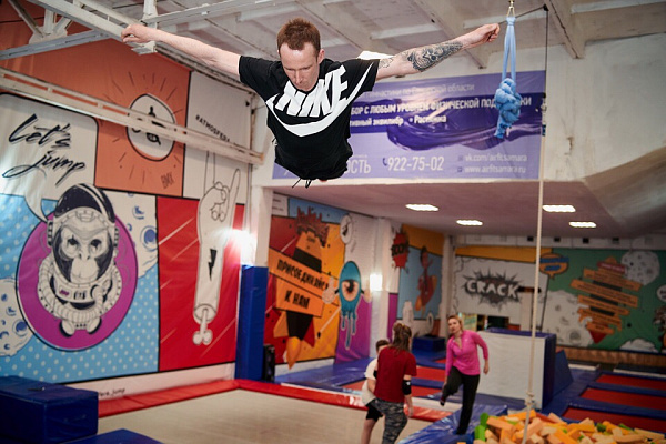  Батутный центр в Омске. Сервис Ultra Подарки. Купить подарочный сертификат в батутный центр, попробуйте прыжки на батуте в Омске. Сервис UltraPodarki.ru 8 (800) 555 95-30.. Батутный центр , батутный центр, батутный центр цены, батутный центр в Омске,  батутный парк, батут прыгать, прыжки +на батуте, батут Омск, батут спорт