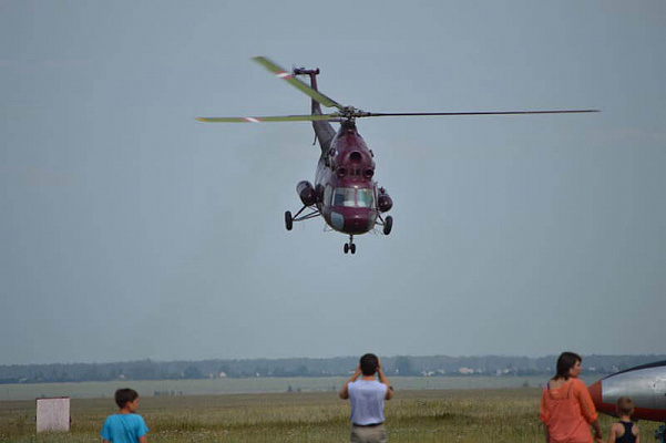 Полёт на вертолете в Омске. Ultra Подарки. Полёт на вертолете в Омске. Попробуйте полёт на вертолете. Сервис: UltraPodarki.ru 8 800 505 95 30. Полёт на вертолете, вертолет Омск, экскурсия на вертолете Омск, купить вертолет Омск