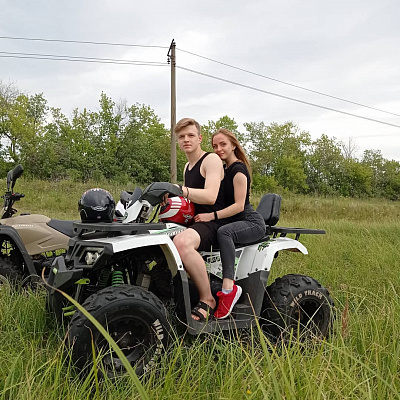 Катание на квадроциклах в Омске. Сервис Ultra Подарки. Подарочный сертификат на катание на квадроциклах в Омске. Закажите катание на квадроциклах недорого и наслаждайтесь активным отдыхом с друзьями. Выбирайте живописные маршруты для езды на квадроциклах. Сервис UltraPodarki.ru 8800-505-9530. Катание на квадроциклах, Прокат квадроциклов, езда на квадроцикле, прокат квадроциклов Омск, катание на квадроциклах Омск, Катание на квадроциклах зимой, Катание на квадроциклах летом, Сертификат на катание на квадроциклах 

