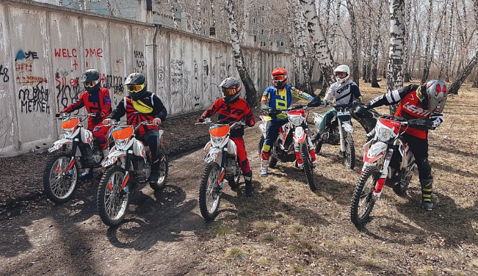 Катание на мотоцикле в Омске. ULTRA ПОДАРКИ. Купить катание на мотоцикле в Омске. Попробовав езду на мотоциклах, вы получите порцию адреналина и невероятные эмоции. Сервис: UltraPodarki.ru 8 800 505 95 30.. Катание на мотоцикле в Омске, прокат мотоциклов Омск, катание на мотоциклах, прокат мотоцикла, езда на мотоцикле Омск, езда на мотоцикле, мотопрогулка Омск, мотопрогулка, поездки на байке, личный мотоцикл, катание на мотоцикле, мотоциклетный шлем, увлечение поездками на мотоцикле, пристрастие к мотоциклам, сертификат на поездку на мотоцикле, прокатиться на мотоцикле, мото-транспорт, мото-треки, мото-поездки, езда на мотоцикле в Омске, катание на мотоцикле в Омске, мотоклуб в Омске
