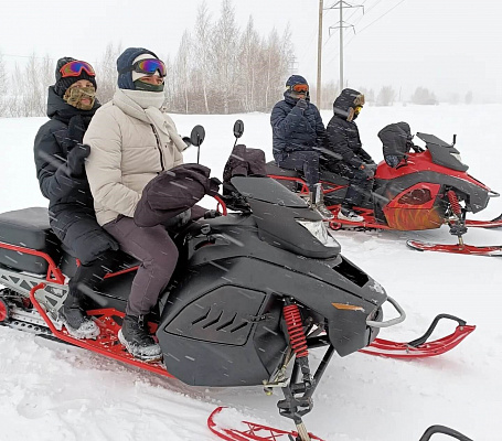 Катание на снегоходах в Омске в подарок. Сервис Ultra Подарки
. ✳️✴️❄️ Подарочный сертификат на катание на снегоходах в Омске с друзьями ❄️✴️✳️. Закажите прокат снегоходов в подарок для мужчин и парней на день рождения по привлекательным ценам. Езда на снегоходах это ещё и активный зимний отдых. Сервис UltraPodarki.ru ☎️ 8 (800) 505-95-30	. катание на снегоходах, подарочный сертификат на катание на снегоходе, прокат снегоходов, прокат снегоходов Омск, катание на снегоходах Омск, езда на снегоходе