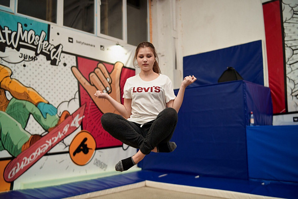  Батутный центр в Омске. Сервис Ultra Подарки. Купить подарочный сертификат в батутный центр, попробуйте прыжки на батуте в Омске. Сервис UltraPodarki.ru 8 (800) 555 95-30.. Батутный центр , батутный центр, батутный центр цены, батутный центр в Омске,  батутный парк, батут прыгать, прыжки +на батуте, батут Омск, батут спорт