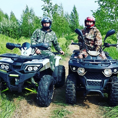 Прокат квадроциклов летом в Омске. Сервис Ultra Подарки. Подарочный сертификат на прокат квадроциклов летом и зимой в Омске. Закажите катание на квадроциклах недорого и наслаждайтесь активным отдыхом с друзьями. Выбирайте живописные маршруты для езды на квадроциклах. Сервис UltraPodarki.ru 8800-505-9530. Катание на квадроциклах, Прокат квадроциклов, езда на квадроцикле, прокат квадроциклов Омск, катание на квадроциклах Омск, Катание на квадроциклах зимой, Катание на квадроциклах летом, Сертификат на катание на квадроциклах 

