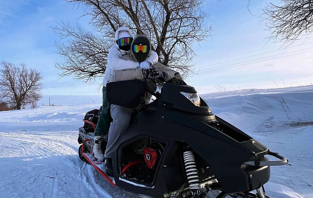 Катание на снегоходах в Омске в подарок. Сервис Ultra Подарки
. ✳️✴️❄️ Подарочный сертификат на катание на снегоходах в Омске с друзьями ❄️✴️✳️. Закажите прокат снегоходов в подарок для мужчин и парней на день рождения по привлекательным ценам. Езда на снегоходах это ещё и активный зимний отдых. Сервис UltraPodarki.ru ☎️ 8 (800) 505-95-30	. катание на снегоходах, подарочный сертификат на катание на снегоходе, прокат снегоходов, прокат снегоходов Омск, катание на снегоходах Омск, езда на снегоходе