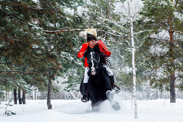 Верховая езда на лошадях в Омске. Подарочные сертификаты Ultra Подарки. Купить оригинальный подарок или подарочный сертификат на Верховая езда на лошадях в Омске. Сервис UltraPodarki.ru 8-800-505-9530. Катание на лошадях, Прогулка на лошади, Прогулка на лошадях для двоих, Верховая езда на лошадях, конный клуб, Конный клуб, конная прогулка, конная прогулка в Омске