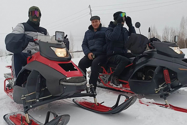 Катание на снегоходах в Омске в подарок. Сервис Ultra Подарки
. ✳️✴️❄️ Подарочный сертификат на катание на снегоходах в Омске с друзьями ❄️✴️✳️. Закажите прокат снегоходов в подарок для мужчин и парней на день рождения по привлекательным ценам. Езда на снегоходах это ещё и активный зимний отдых. Сервис UltraPodarki.ru ☎️ 8 (800) 505-95-30	. катание на снегоходах, подарочный сертификат на катание на снегоходе, прокат снегоходов, прокат снегоходов Омск, катание на снегоходах Омск, езда на снегоходе