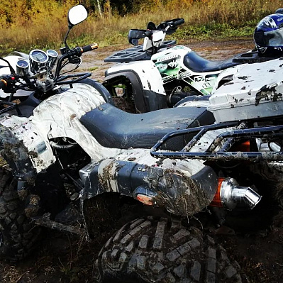 Прокат квадроциклов летом в Омске. Сервис Ultra Подарки. Подарочный сертификат на прокат квадроциклов летом и зимой в Омске. Закажите катание на квадроциклах недорого и наслаждайтесь активным отдыхом с друзьями. Выбирайте живописные маршруты для езды на квадроциклах. Сервис UltraPodarki.ru 8800-505-9530. Катание на квадроциклах, Прокат квадроциклов, езда на квадроцикле, прокат квадроциклов Омск, катание на квадроциклах Омск, Катание на квадроциклах зимой, Катание на квадроциклах летом, Сертификат на катание на квадроциклах 

