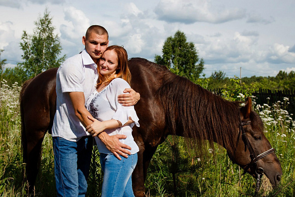 Верховая езда на лошадях в Омске. Подарочные сертификаты Ultra Подарки. Купить оригинальный подарок или подарочный сертификат на Верховая езда на лошадях в Омске. Сервис UltraPodarki.ru 8-800-505-9530. Катание на лошадях, Прогулка на лошади, Прогулка на лошадях для двоих, Верховая езда на лошадях, конный клуб, Конный клуб, конная прогулка, конная прогулка в Омске