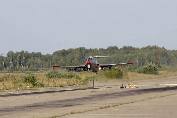 Полет на самолете в Омске. Ultra Подарки. Купить полёт на самолёте в Омске. Испытайте невероятные ощущения от прогулки на самолёте или порадуйте своих близких подарив сертификат на полет в подарок. Сервис UltraPodarki.ru 8 800 505 95 30. полёт на самолёте, сертификат на полёт, цены самолёт, полёт в подарок, реальный полёт, реальный полёт на самолёте, купить полёт Омск, полёт на самолёте Омск, сертификат на полёт Омск, цены полёт Омск