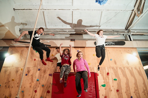  Батутный центр в Омске. Сервис Ultra Подарки. Купить подарочный сертификат в батутный центр, попробуйте прыжки на батуте в Омске. Сервис UltraPodarki.ru 8 (800) 555 95-30.. Батутный центр , батутный центр, батутный центр цены, батутный центр в Омске,  батутный парк, батут прыгать, прыжки +на батуте, батут Омск, батут спорт