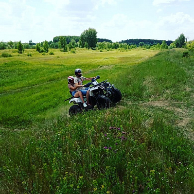 Прокат квадроциклов летом в Омске. Сервис Ultra Подарки. Подарочный сертификат на прокат квадроциклов летом и зимой в Омске. Закажите катание на квадроциклах недорого и наслаждайтесь активным отдыхом с друзьями. Выбирайте живописные маршруты для езды на квадроциклах. Сервис UltraPodarki.ru 8800-505-9530. Катание на квадроциклах, Прокат квадроциклов, езда на квадроцикле, прокат квадроциклов Омск, катание на квадроциклах Омск, Катание на квадроциклах зимой, Катание на квадроциклах летом, Сертификат на катание на квадроциклах 

