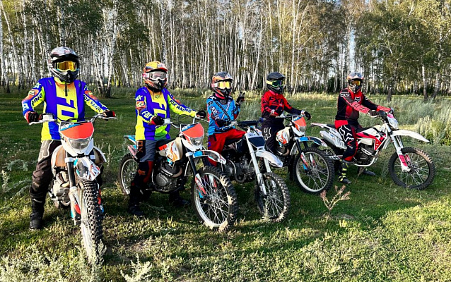 Катание на мотоцикле в Омске. ULTRA ПОДАРКИ. Купить катание на мотоцикле в Омске. Попробовав езду на мотоциклах, вы получите порцию адреналина и невероятные эмоции. Сервис: UltraPodarki.ru 8 800 505 95 30.. Катание на мотоцикле в Омске, прокат мотоциклов Омск, катание на мотоциклах, прокат мотоцикла, езда на мотоцикле Омск, езда на мотоцикле, мотопрогулка Омск, мотопрогулка, поездки на байке, личный мотоцикл, катание на мотоцикле, мотоциклетный шлем, увлечение поездками на мотоцикле, пристрастие к мотоциклам, сертификат на поездку на мотоцикле, прокатиться на мотоцикле, мото-транспорт, мото-треки, мото-поездки, езда на мотоцикле в Омске, катание на мотоцикле в Омске, мотоклуб в Омске
