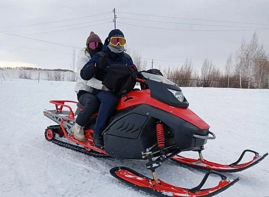 Катание на снегоходах в Омске в подарок. Сервис Ultra Подарки
. ✳️✴️❄️ Подарочный сертификат на катание на снегоходах в Омске с друзьями ❄️✴️✳️. Закажите прокат снегоходов в подарок для мужчин и парней на день рождения по привлекательным ценам. Езда на снегоходах это ещё и активный зимний отдых. Сервис UltraPodarki.ru ☎️ 8 (800) 505-95-30	. катание на снегоходах, подарочный сертификат на катание на снегоходе, прокат снегоходов, прокат снегоходов Омск, катание на снегоходах Омск, езда на снегоходе